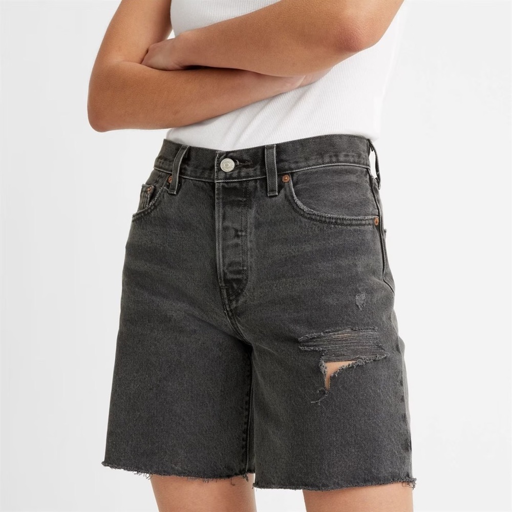 NEW Levi's 501 90s Long Cutoff Jean Shorts in Beach Cut Washed Black Size 24 - Picture 11 of 11